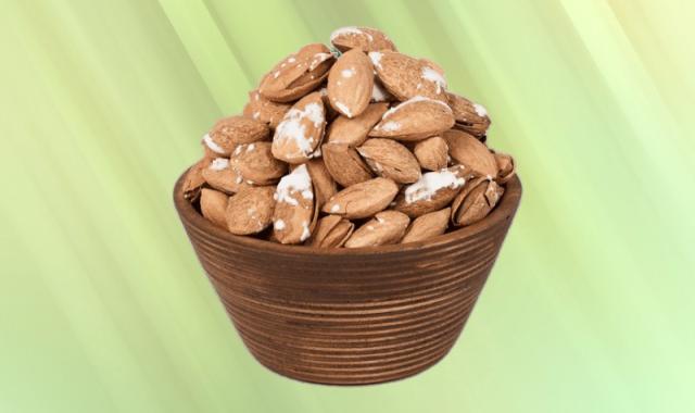 بادام کاغذی شور؛ حاوی مواد معدنی عاری از ترکیبات قندی Almond