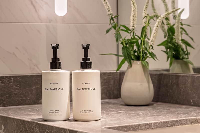 خرید و قیمت انواع شوینده صورت ایوروشه