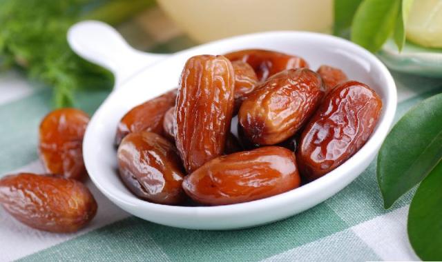 خرید و قیمت انواع خرمای کبکاب در مشهد