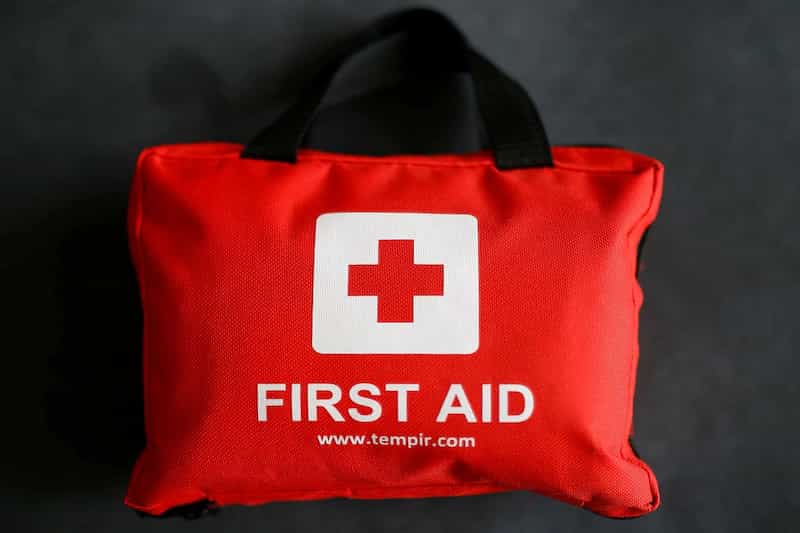 خرید جعبه کمک های اولیه برای ماشین با قیمت استثنایی