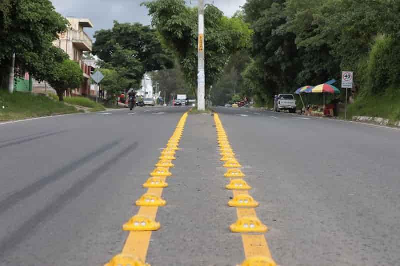 خرید جدیدترین انواع سرعت گیر چشم گربه ای