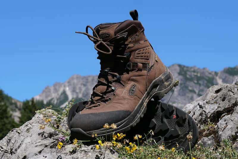 بهترین کفش صخره نوردی لاوان  + قیمت خرید عالی