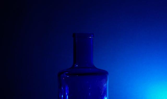 خرید بطری شیشه ای آبی + قیمت عالی