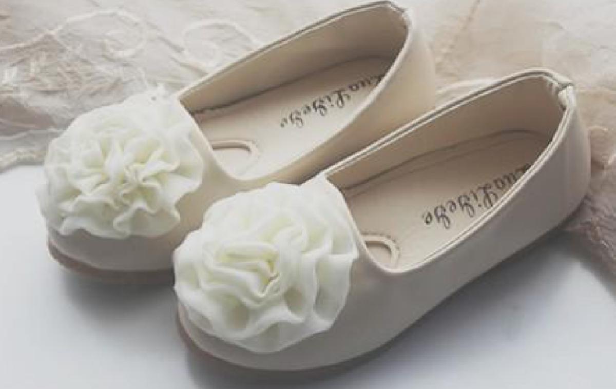 خرید کفش مجلسی سفید بچه گانه با قیمت استثنایی