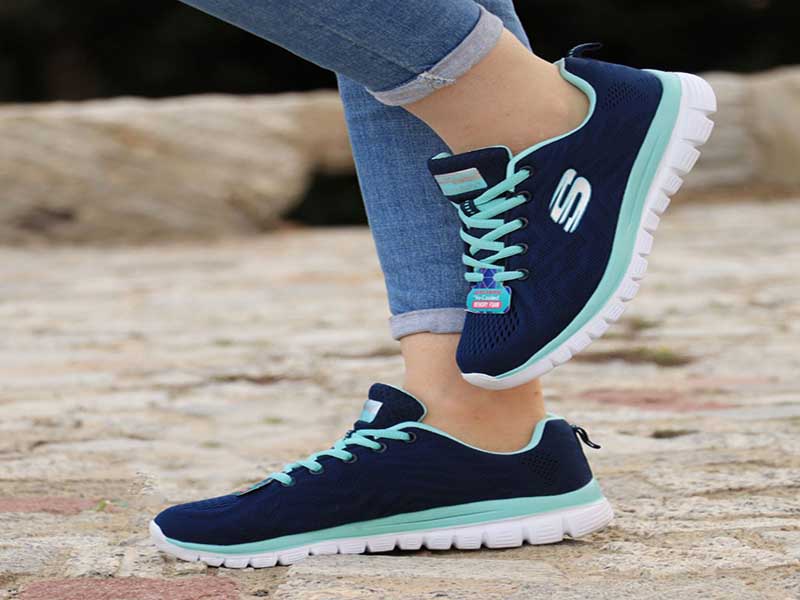 خرید کفش کتانی اسکچرز زنانه با قیمت استثنایی