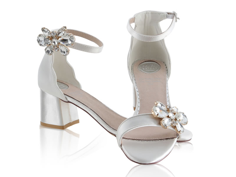 خرید و قیمت کفش عروس پاشنه پنج سانتی