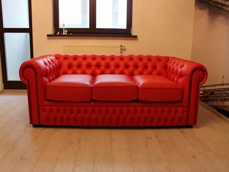 خرید مبل چستر چرم قرمز با قیمت استثنایی