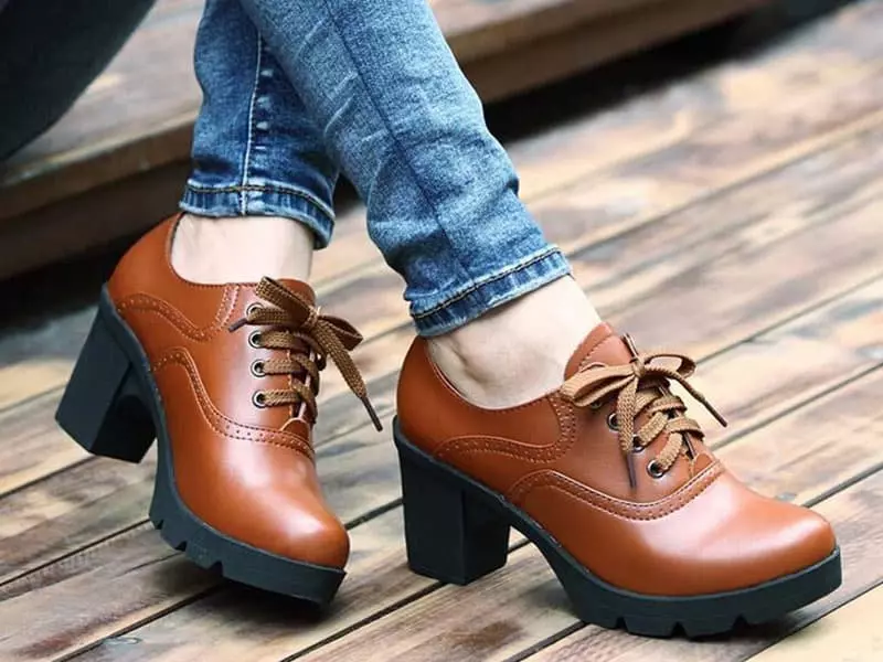 خرید و قیمت انواع کفش چرم زنانه