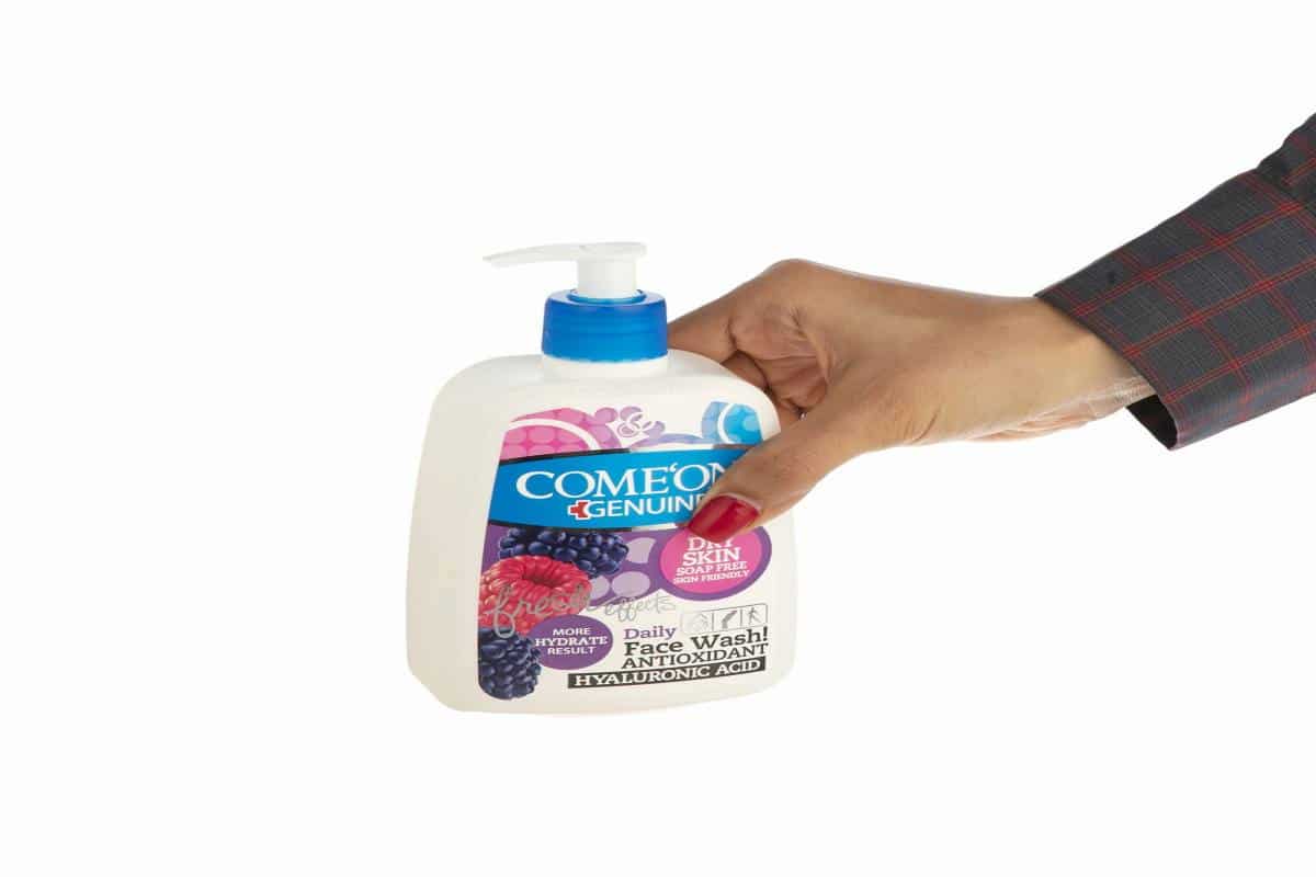 خرید جدیدترین انواع فوم شستشوی کامان