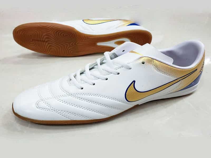 بهترین قیمت خرید کفش فوتسال ایرانی