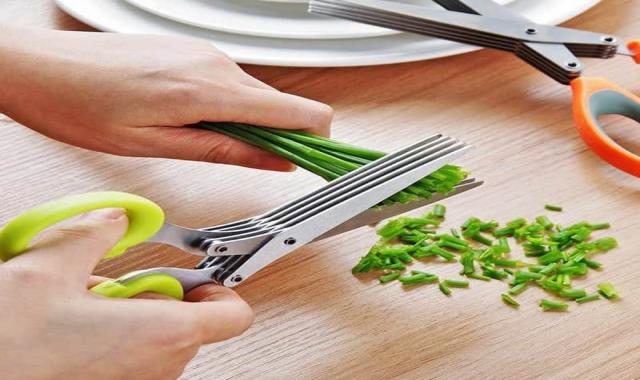 کاربرد قیچی سبزیجات در آشپزخانه شما