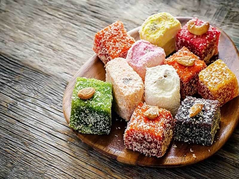 مسقطی لاری سه رنگ با شیر جذاب و خوش طعم + دستور پخت