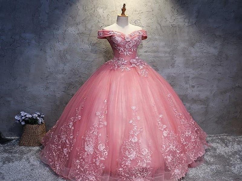 خرید جدیدترین انواع لباس نامزدی در مشهد