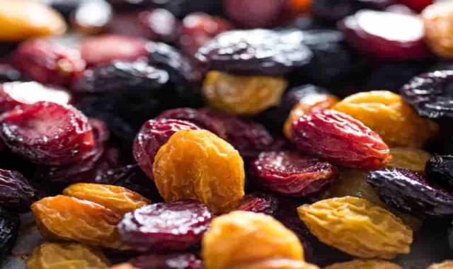 آثار بی نظیر مصرف کشمش در بدنسازی