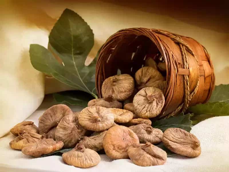 ایا انجیر خشک باعث جوش میشود؟ + مزایا و معایب