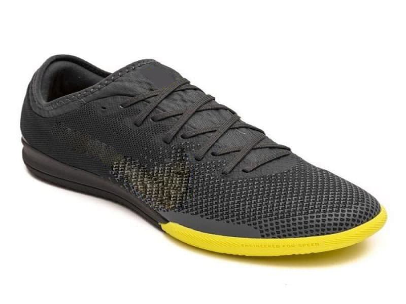 خرید جدیدترین انواع کفش فوتسال ایرانی