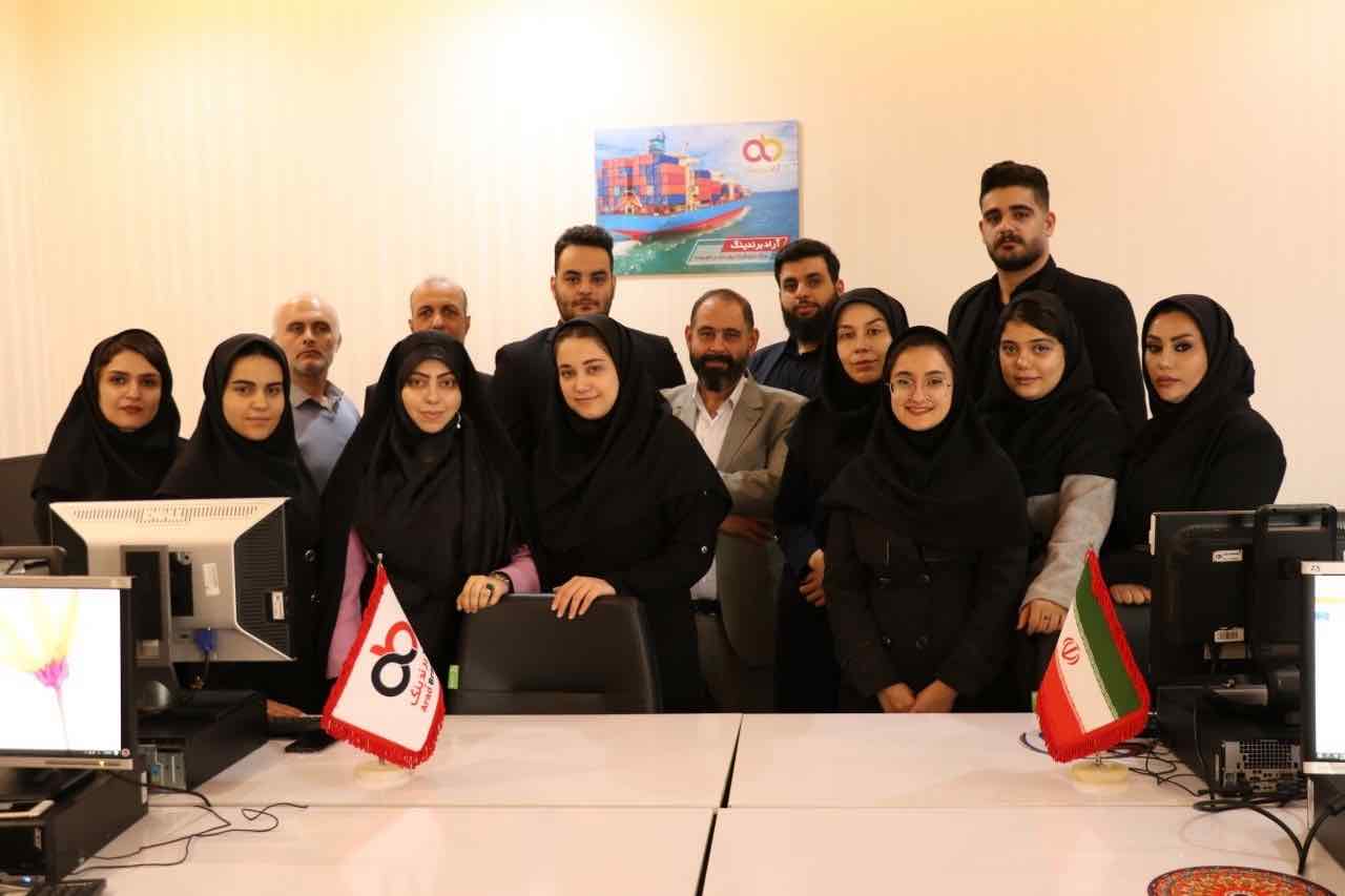 آشنایی بیشتر و ورود به مسیر پولسازی آراد برندینگ