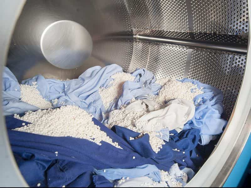 فرق پودر لباسشویی و دستی در چیست؟