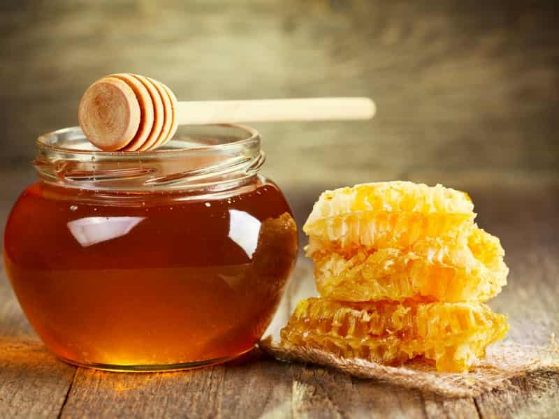 بررسی فواید عسل موم دار برای معده