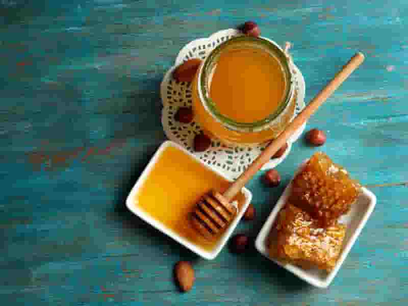 عسل قند دارد یا نه؟