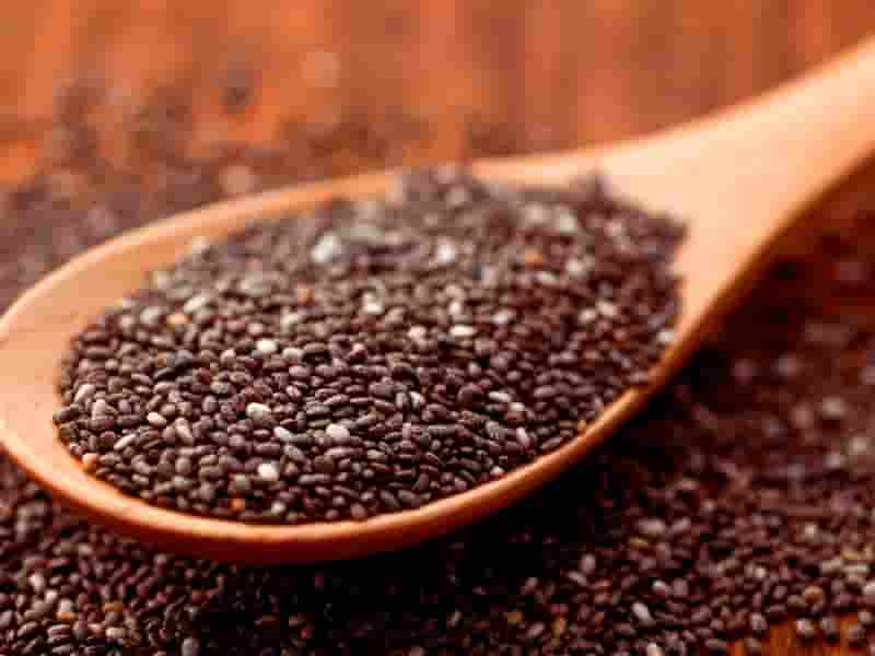 خواص روغن کنجد برای پوست دور چشم + رفع چین و چروک