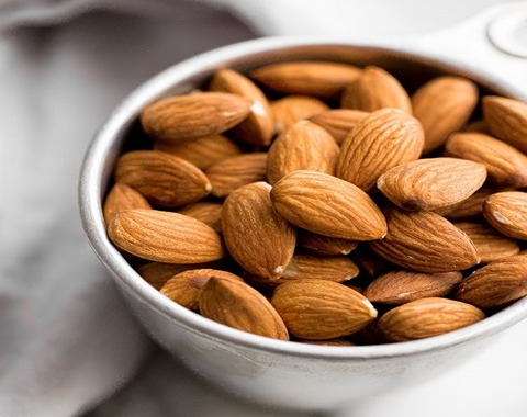 لیست قیمت مغز بادام کیلویی به صورت عمده و با صرفه