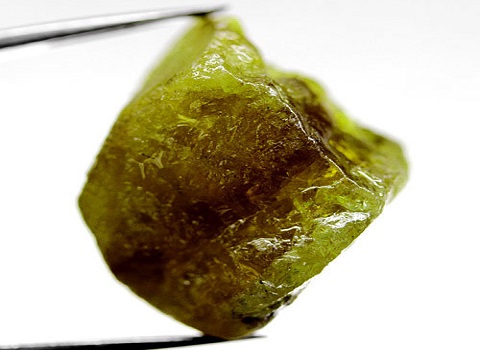 مشخصات سنگ زمرد زیتونی و نحوه خرید عمده