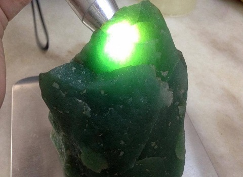 سنگ زمرد یشمی آشنایی صفر تا صد قیمت خرید عمده