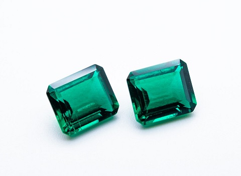 مشخصات سنگ زمرد شفاف و نحوه خرید عمده