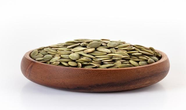 مغز تخمه خام همراه با توضیحات کامل و آشنایی