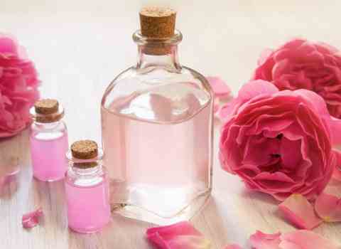 انجام تست بارداری با گلاب در طب سنتی