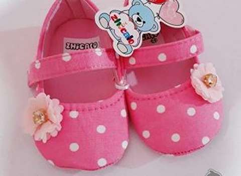 قیمت خرید عمده کفش سیسمونی نوزاد دختر ارزان و مناسب