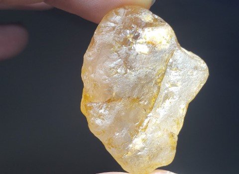 الماس خام کدر اصل و ویژگی منحصر بفردآن کد 15