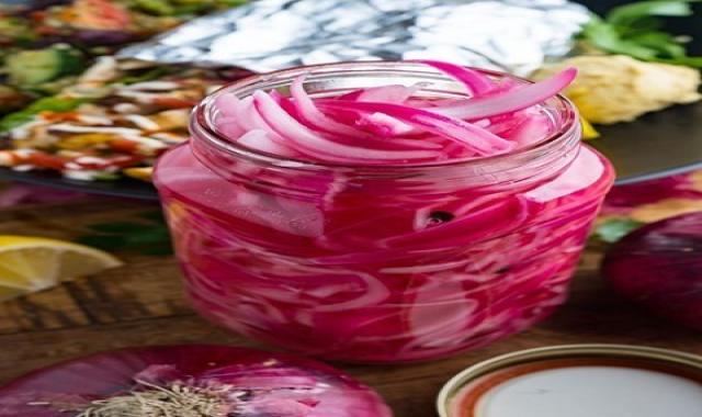 قیمت خرید عمده پیاز ترشی خلالی ارزان و مناسب