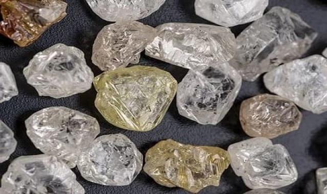 سنگ الماس طبیعی تراش نخورده کمیاب با ارزش کد 98