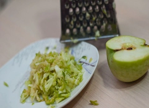 سیب رنده شده برای اسهال در منزل حاوی فیبر و پکتین کد 46