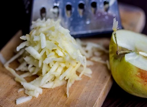 سیب رنده شده برای اسهال دارای ویتامین C وکلسیم کد 78