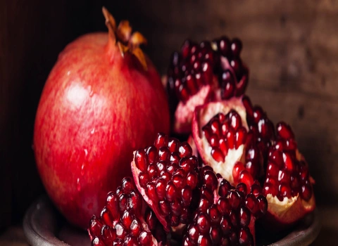 آیا می دانید که خوردن انار در سرماخوردگی سبب بهبودی و بازگشت سریع سلامتی می شود؟