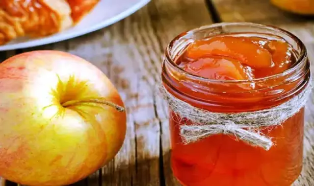 مربای سیب زرد با پوست مجلسی زعفرانی کد 07