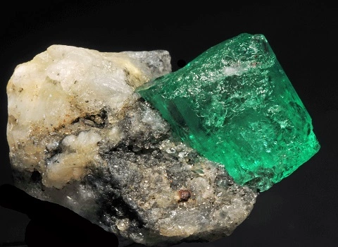 سنگ الماس طبیعی تراش نخورده خام و به قیمت متناسب کد 74