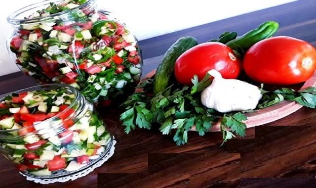 تهیه ترشی خیار و گوجه خانگی و خوش طعم در تهران کد 77