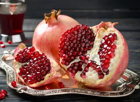 چگونه سردی انار را بگیریم و درمان خانگی سرد مزاجی