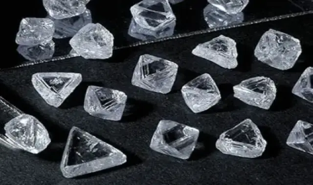 نحوه تشخیص سنگ الماس خام تراش نخورده