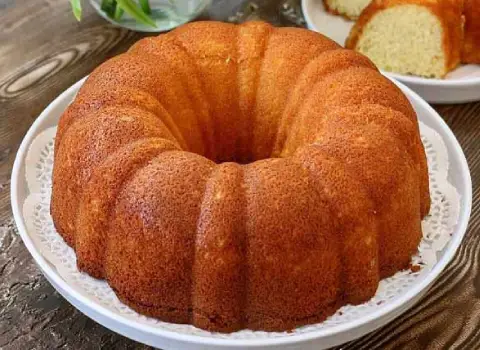 چگونه کیک ساده بدون فر با طعم وانیل درست کنیم؟