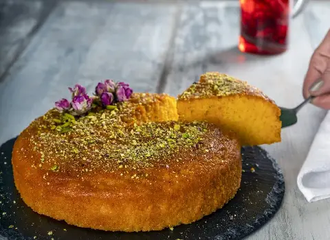 روش پخت مجلسی کیک قابلمه ای با طعم وانیل