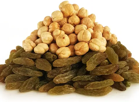 آیا نخودچی کشمش چاق کننده است و معرفی خواص آن