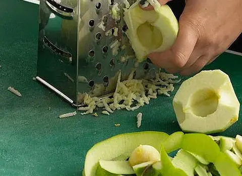 مزایای استفاده از سیب رنده شده برای اسهال چیست؟