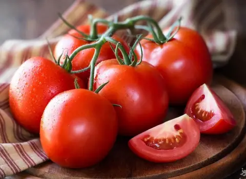 ویژگی ها و خواص درمانی گوجه برای سرماخوردگی