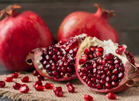 آیا می دانید خواص و مزایایی انار برای سرفه مفید است؟
