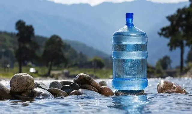 خرید عمده آب معدنی بزرگ ۲۰ لیتری با بهترین شرایط